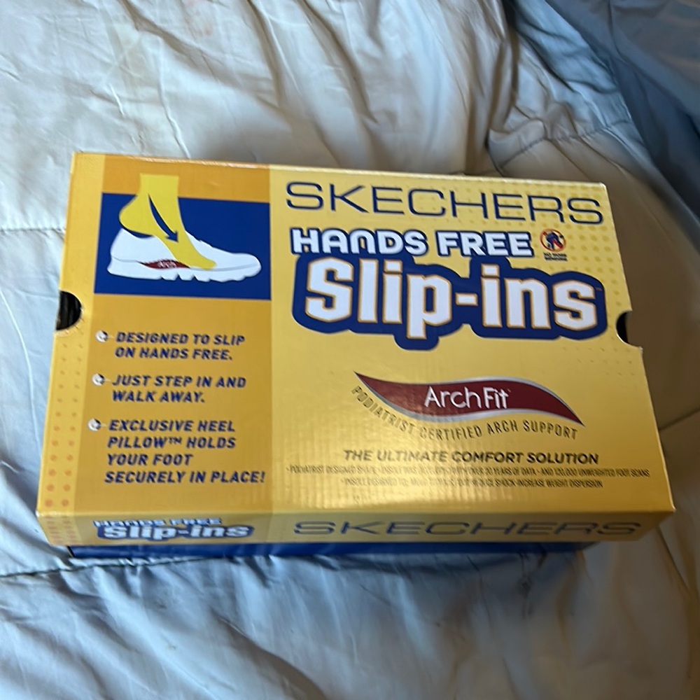 Skechers arch fit step ins